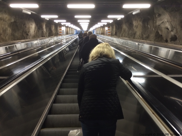Rulltrappan i Vstra skogens tunnelbanestation