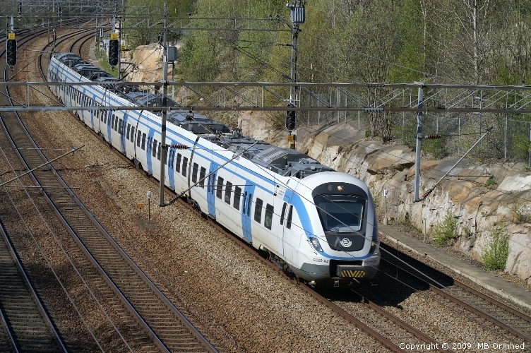 Pendeltg vid verjrva grd i Solna