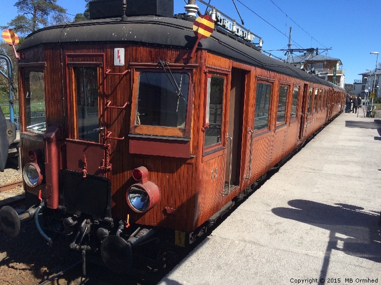 Ett av Saltsjbanans ldre tg, i Saltsjbaden.