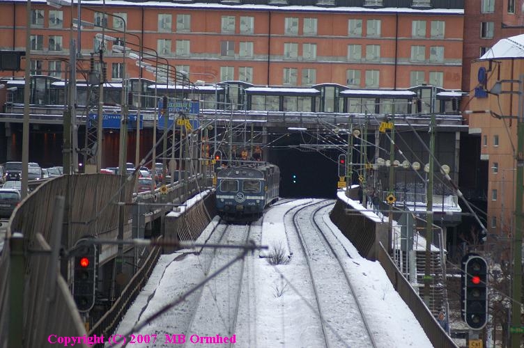 Pendeltg, bl.a vagn 3025