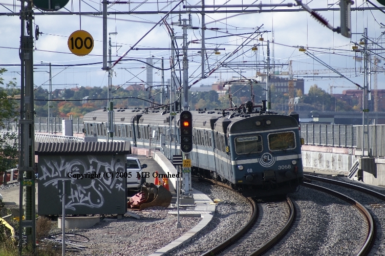 Pendeltg p rstabron, bl.a vagn 3068