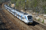 Ett pendeltg vid verjrva grd i Solna, p vg mot Stockholms central.
Bilden tagen: 2009-05-01
Publicerad: 2009-05-03