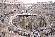 Colosseum i Rom. Byggandet av Colosseum inleddes av Kejsar Vespasianus r 76 och slutfrdes av hans son Titus r 80. Namnet kom frn en staty (koloss) av Nero, som stod bredvid byggnaden. Byggnaden rymde som mest mellan 50,000 och 80,000 skdare.
Bilden tagen: 2013-05-23
Publicerad: 2013-07-08